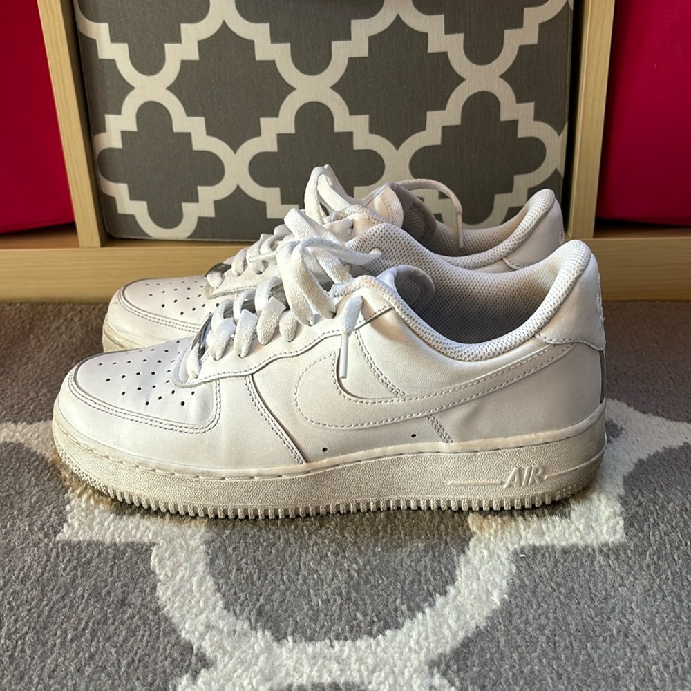Men’s Size 8 Nike Air Force One’s White